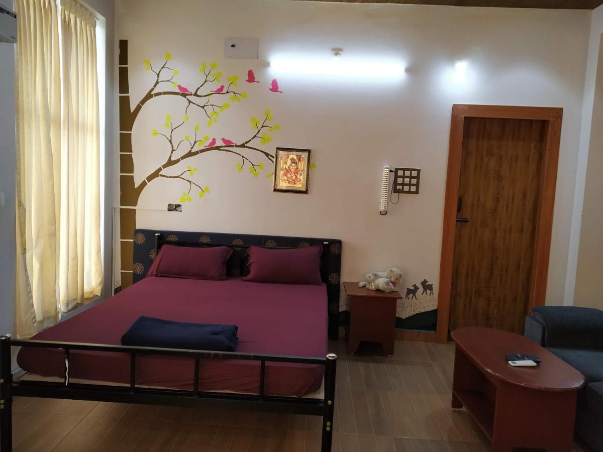 Waves Beach House Пондичери Екстериор снимка